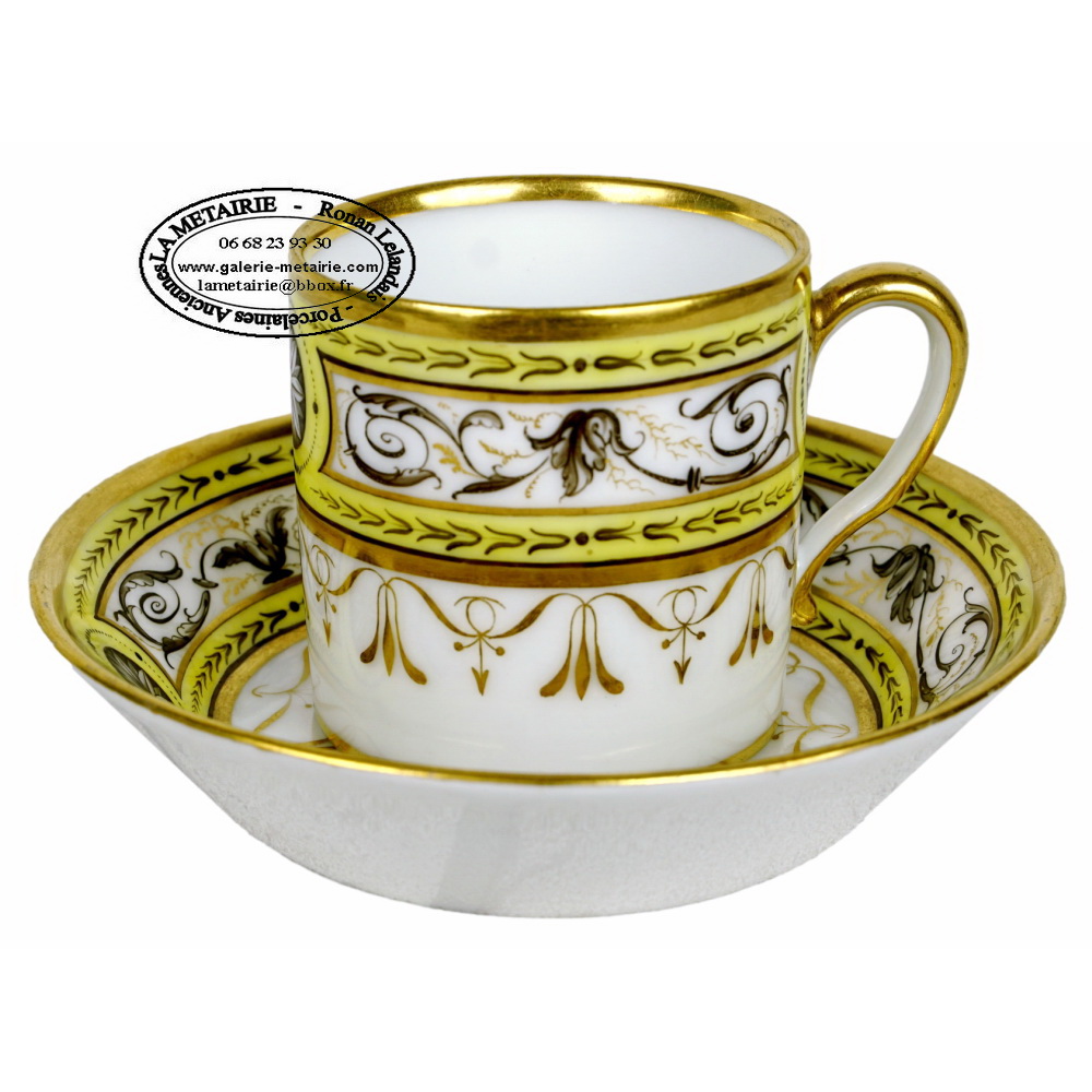 TASSE et sa SOUCOUPE - PARIS - Manufacture INDÉTERMINÉE - Ep. XVIIIe