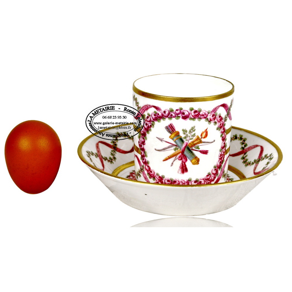SÈVRES - Manufacture ROYALE - GRANDE TASSE à CHOCOLAT et sa SOUCOUPE  - Ep. XVIIIe