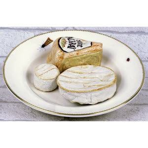 ASSIETTE_TROMPE-L_OEIL_FROMAGES-SAINT-ALBRAY-DIDIER_GARDILLOU-2