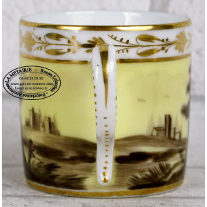 PARIS-TASSE_et_sa_SOUCOUPE-fond_jaune-5