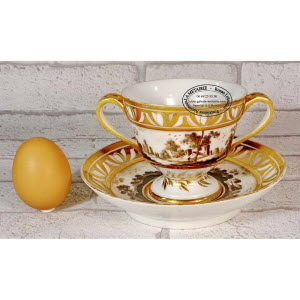 PARIS_Tasse_et_soucoupe_a_2_anses_11