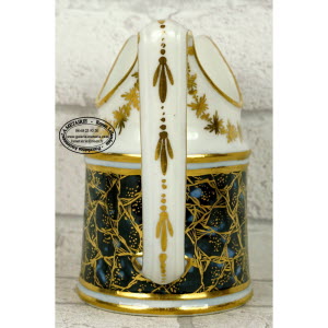 Paris-Rue_Thiroux_Pot_a_Lait-2
