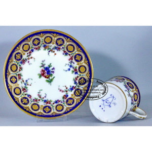 sevres - tasse et sa soucoupe 10
